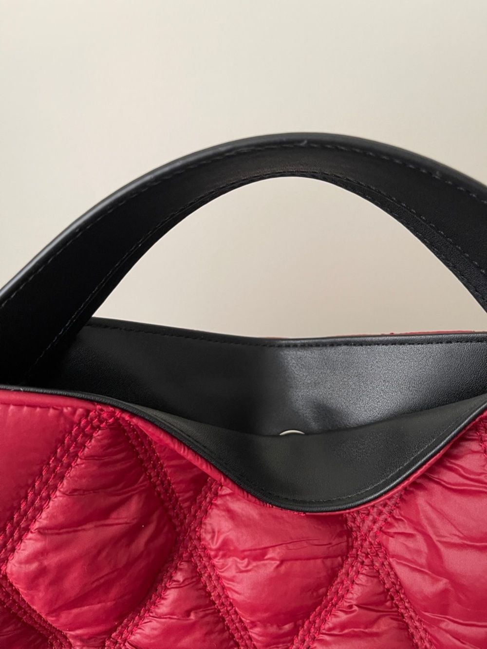 NWOT...Quilted Red Crossbody Bag With Detachable Strap - Picture 3 of 7